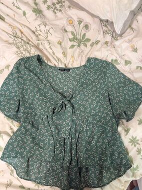 Green Floral babydoll Tie-Front Top